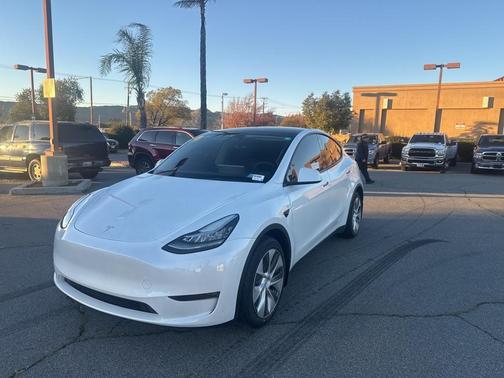 2023 Tesla Model Y Long Range