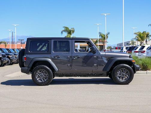 Granite Crystal Clearcoat Metallic 2026 Jeep Wrangler Sport