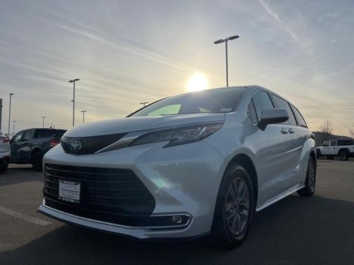 2022 Toyota Sienna XLE
