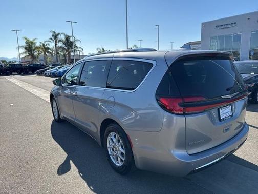 2021 Chrysler Pacifica Touring-L