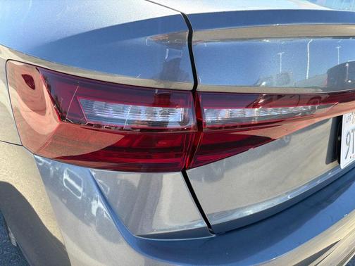 Platinum Gray Metallic 2025 Volkswagen Jetta 1.5T SE