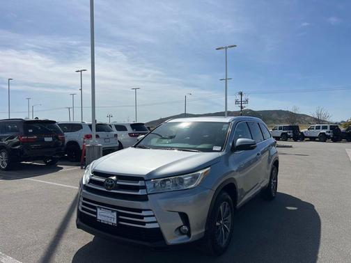 2019 Toyota Highlander SE