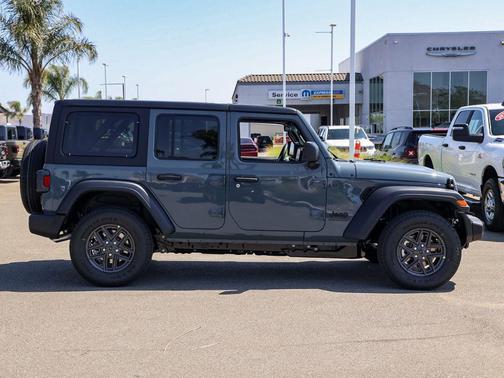 Anvil Clearcoat 2026 Jeep Wrangler Sport