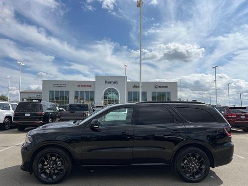 DB Black Crystal Clearcoat 2023 Dodge Durango R/T