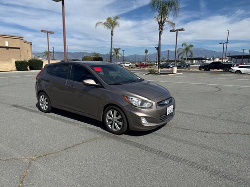 2012 Hyundai Accent SE