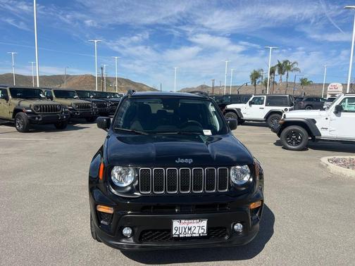 Black Clearcoat 2023 Jeep Renegade Latitude