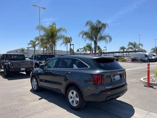 2023 Kia Sorento LX