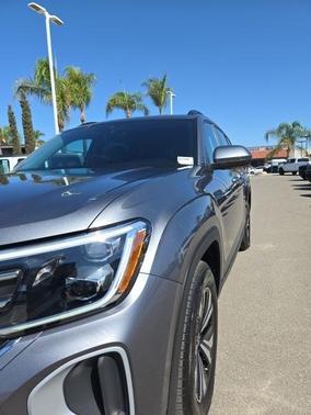 2024 Volkswagen Atlas 2.0T SE