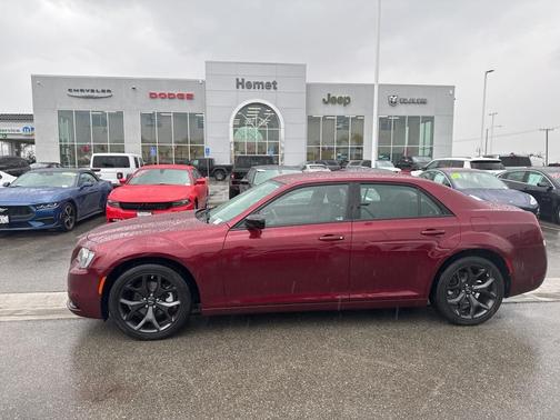 2023 Chrysler 300 Touring