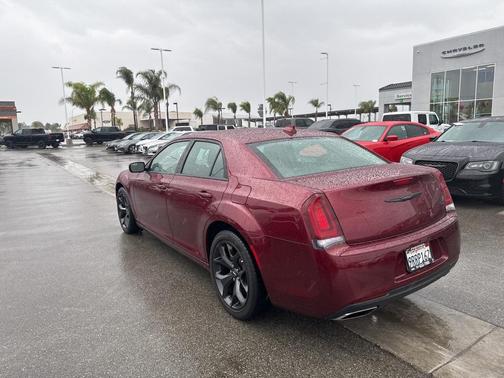 2023 Chrysler 300 Touring