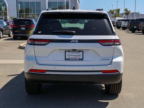 Bright White Clearcoat 2026 Jeep Grand Cherokee Limited