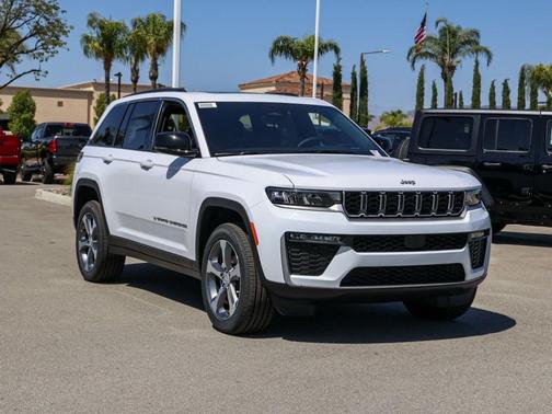 Bright White Clearcoat 2026 Jeep Grand Cherokee Limited