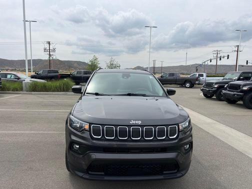 Granite Crystal Clearcoat Metallic 2022 Jeep Compass Latitude