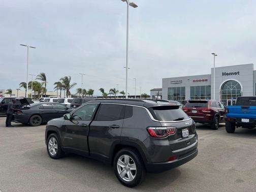 Granite Crystal Clearcoat Metallic 2022 Jeep Compass Latitude