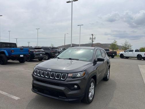 Granite Crystal Clearcoat Metallic 2022 Jeep Compass Latitude