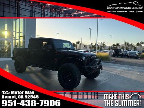 Black Clearcoat 2022 Jeep Gladiator Mojave
