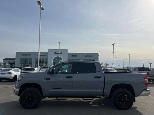 2020 Toyota Tundra SR5