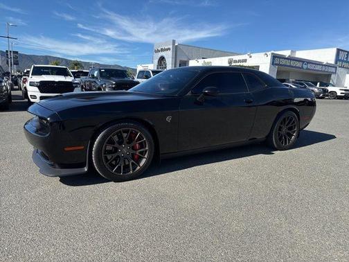 Pitch Black Clearcoat 2016 Dodge Challenger SRT Hellcat