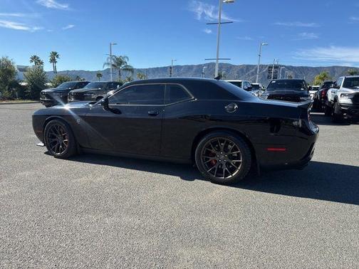 Pitch Black Clearcoat 2016 Dodge Challenger SRT Hellcat