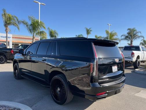 2024 Cadillac Escalade ESV Premium Luxury