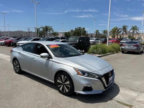 2022 Nissan Altima 2.5 SV