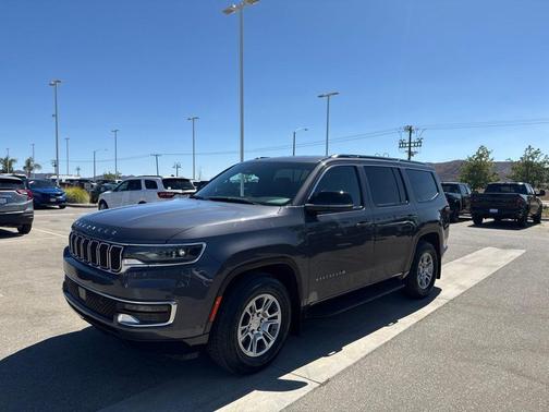 Metallic 2023 Jeep Wagoneer Base