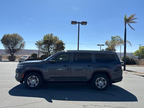 Metallic 2023 Jeep Wagoneer Base
