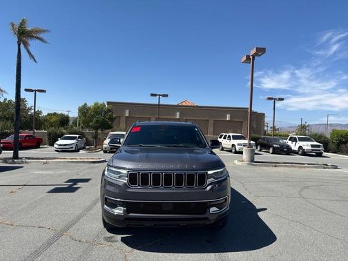 Metallic 2023 Jeep Wagoneer Base
