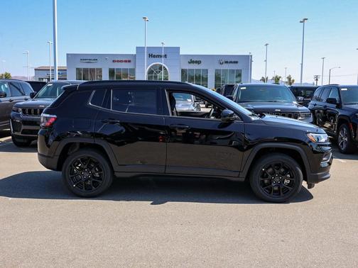 Diamond Black 2026 Jeep Compass Latitude