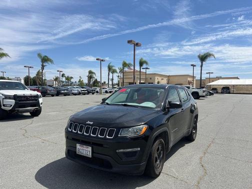 Diamond Black 2018 Jeep Compass Sport