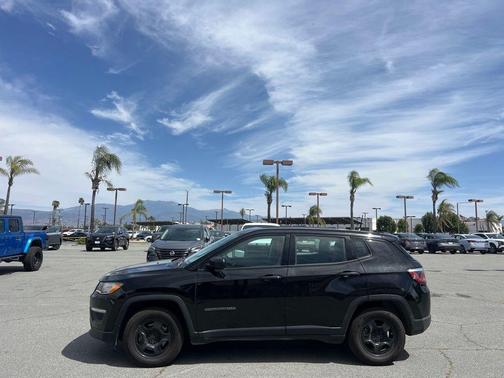 Diamond Black 2018 Jeep Compass Sport