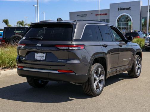 Metallic 2026 Jeep Grand Cherokee Limited