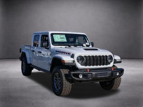 Bright White Clearcoat 2026 Jeep Gladiator Mojave