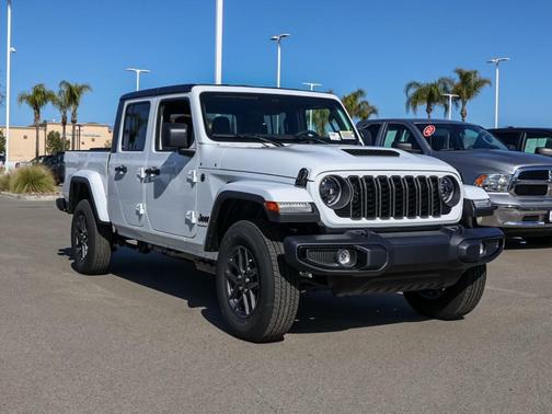 2026 Jeep Gladiator Sport