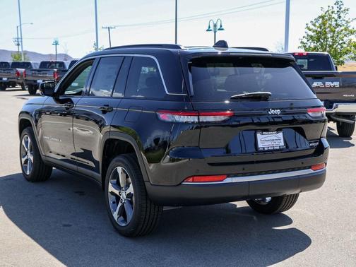 Diamond Black 2026 Jeep Grand Cherokee Limited