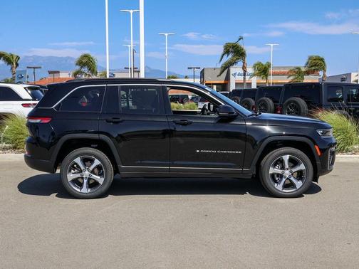 Diamond Black 2026 Jeep Grand Cherokee Limited