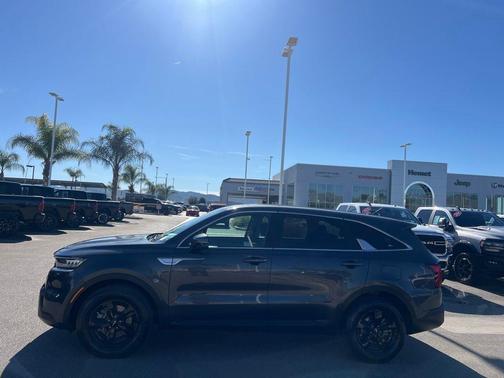 2022 Kia Sorento LX