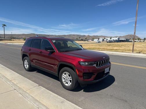 Velvet Red Pearlcoat 2023 Jeep Grand Cherokee Laredo