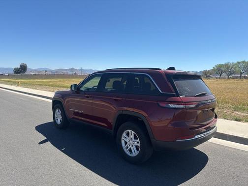 Velvet Red Pearlcoat 2023 Jeep Grand Cherokee Laredo