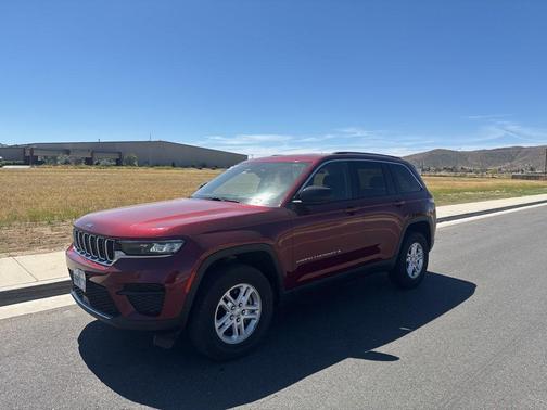 Velvet Red Pearlcoat 2023 Jeep Grand Cherokee Laredo