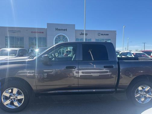 Granite Crystal Clearcoat Metallic 2019 RAM 1500 Classic Tradesman