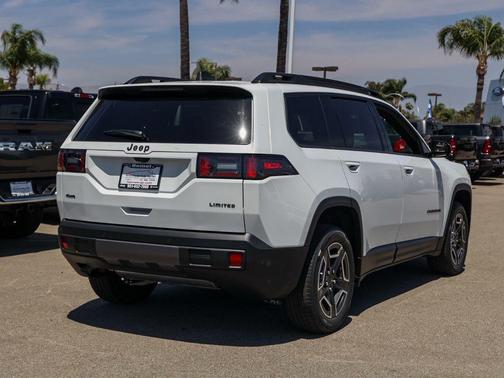 Bright White Clearcoat 2026 Jeep Cherokee LAREDO/LIMITED