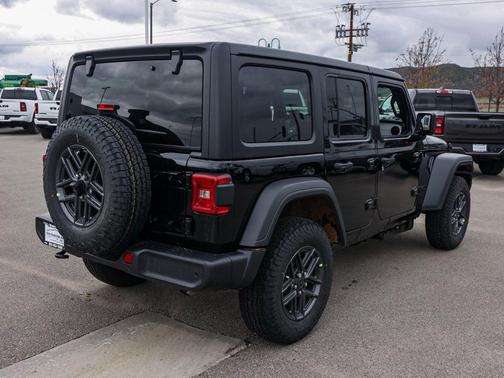 Black Clearcoat 2026 Jeep Wrangler Sport