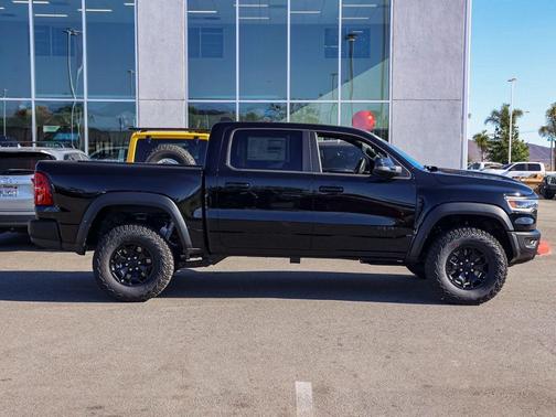 Diamond Black 2026 RAM 1500 RHO