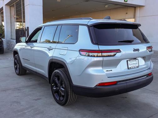 2025 Jeep Grand Cherokee L Laredo