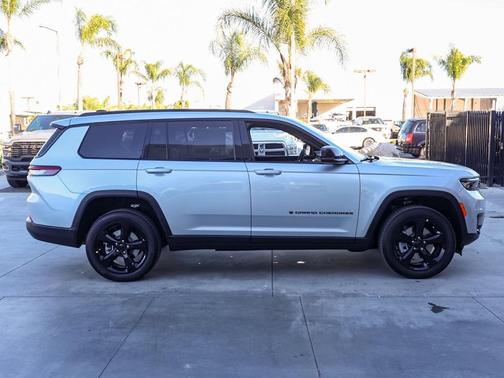 2025 Jeep Grand Cherokee L Laredo