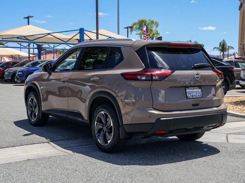 Baja Storm 2024 Nissan Rogue SV