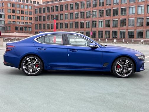 2025 Genesis G70 2.5T