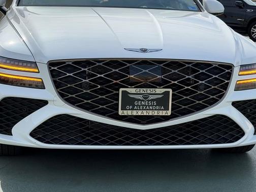 Uyuni White 2026 Genesis G80 3.5T Sport Prestige