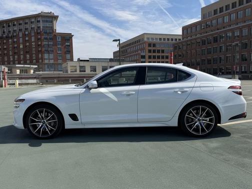 Uyuni White 2026 Genesis G70 2.5T